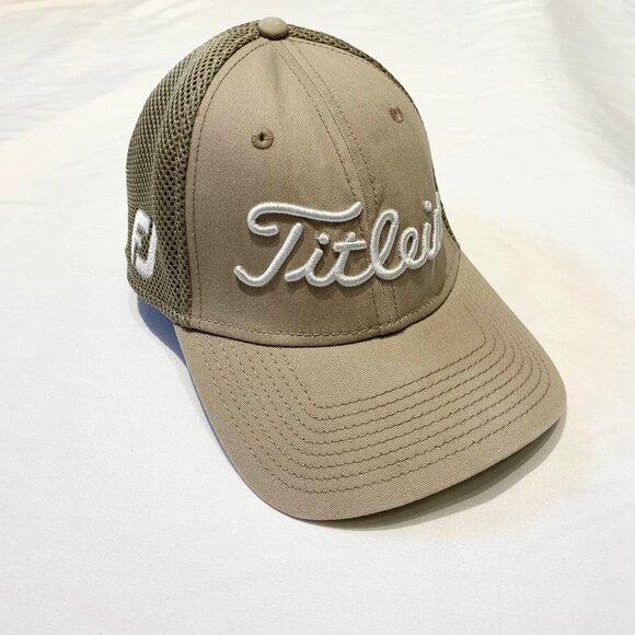 Titleist FJ Pro V1 Mesh Fitted Baseball Golf Hat Cap New Era Embroidered - Picture 1 of 11